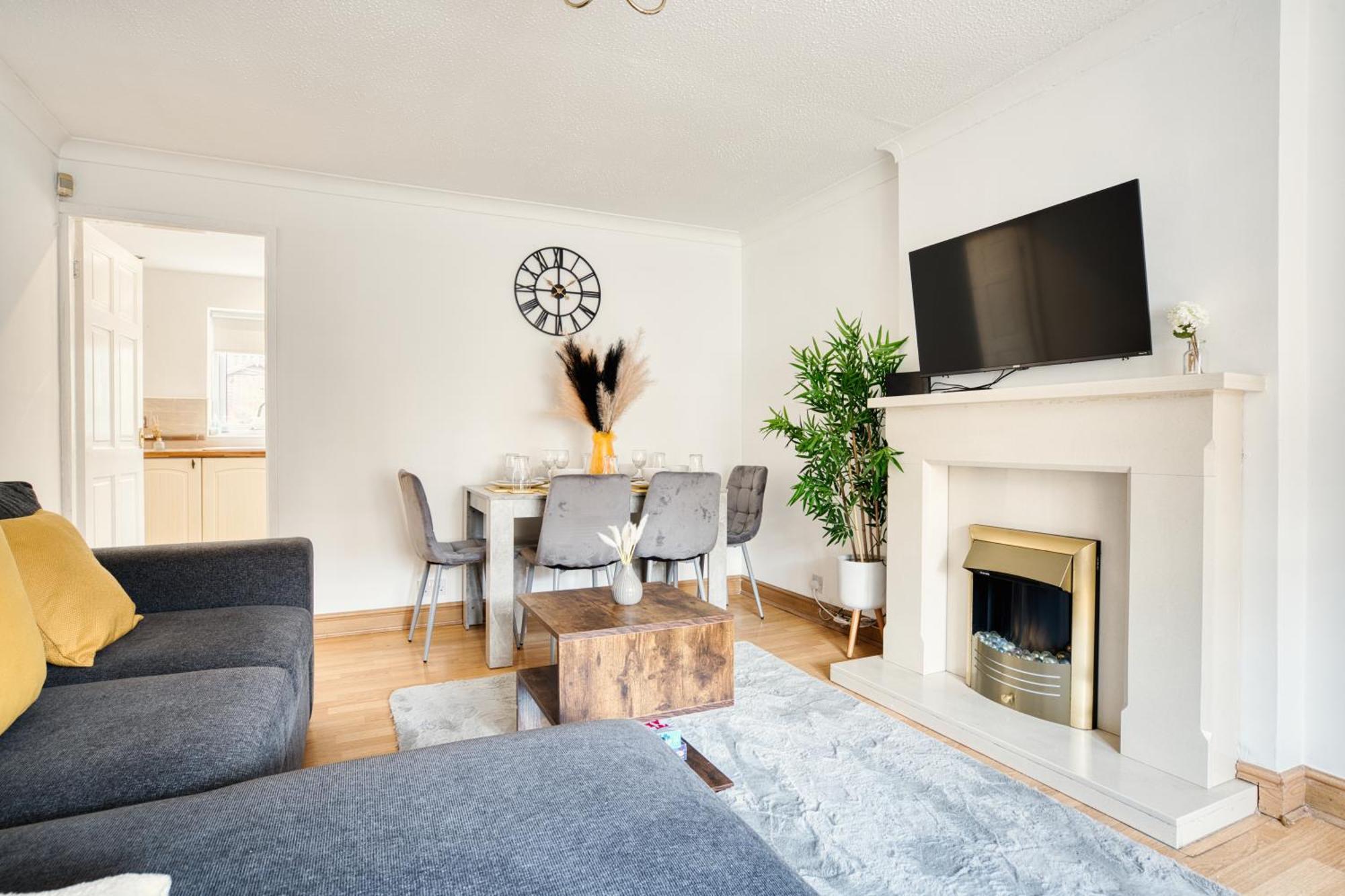 Liverpool Home With Free Parking West Derby Exterior foto